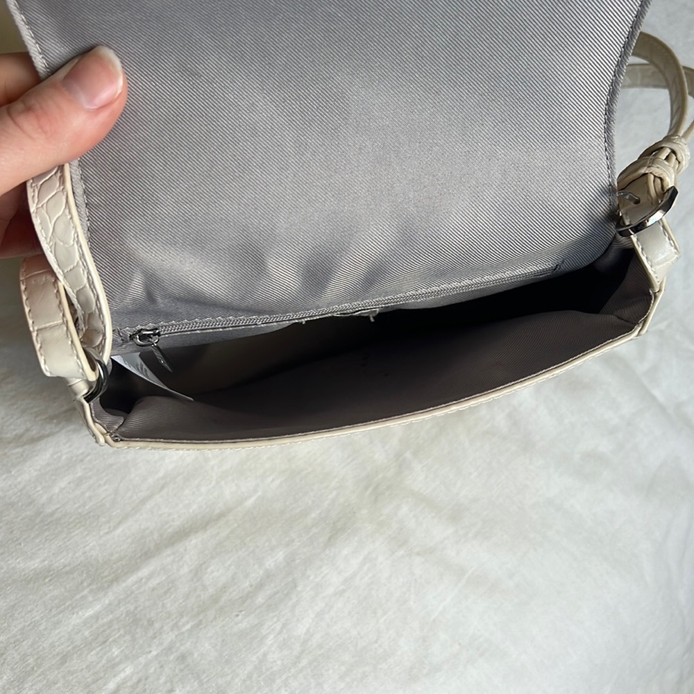 Purse - Picture 3 of 4